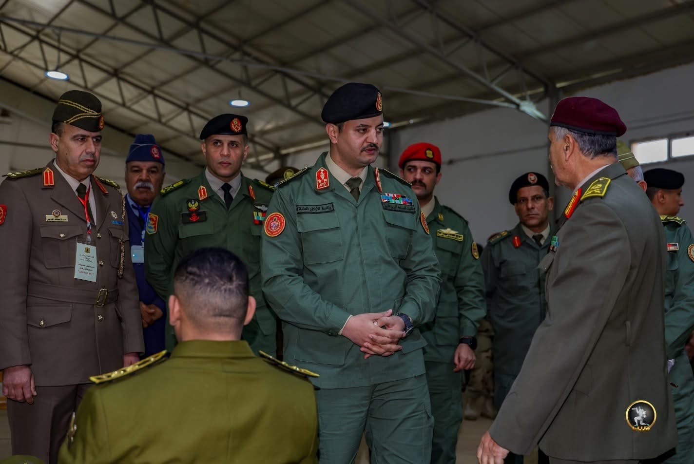 رئيس الأركان يتفقد امتحانات ترقية الضباط ويؤكد على الكفاءة والانضباط