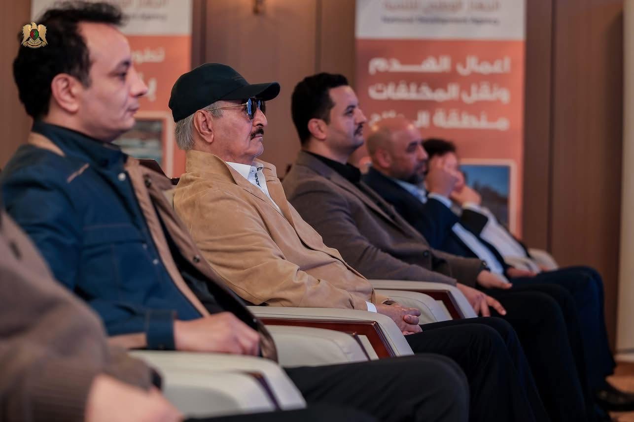 جولة ميدانية القائد العام للقوات المسلحة، المشير أركان حرب ميناء بنغازي "خليفة أبوالقاسم حفتر لمتابعة مشاريع الإعمار وتطوير 