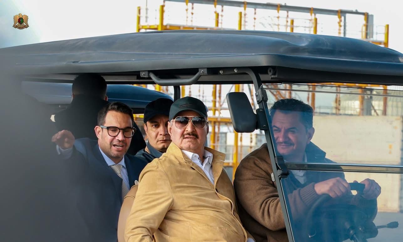 جولة ميدانية القائد العام للقوات المسلحة، المشير أركان حرب ميناء بنغازي "خليفة أبوالقاسم حفتر لمتابعة مشاريع الإعمار وتطوير 