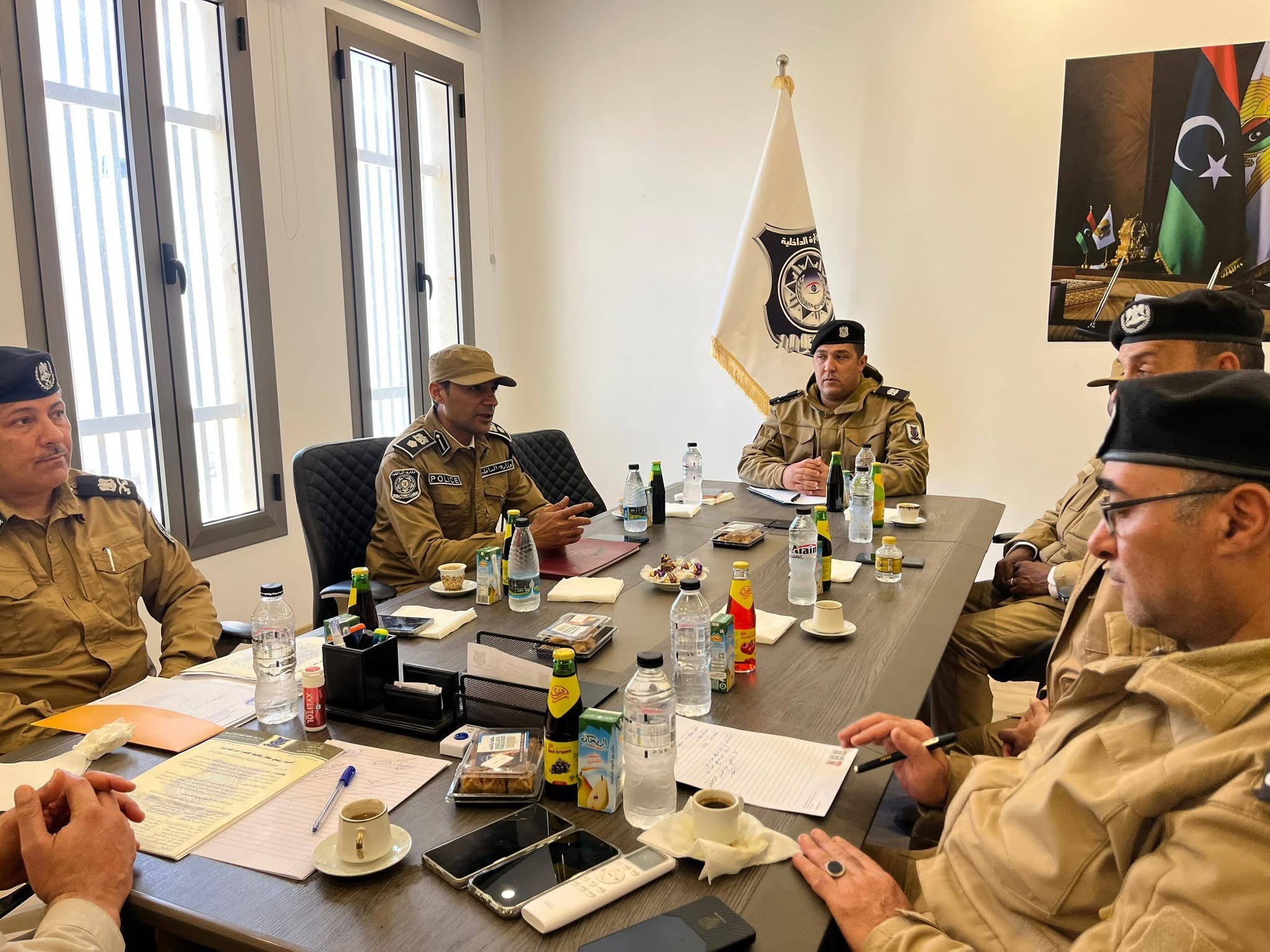 رئيس جهاز مكافحة الهجرة غير الشرعية يعقد اجتماعًا موسعًا لمتابعة سير العمل وبدء إجراءات الترحيل