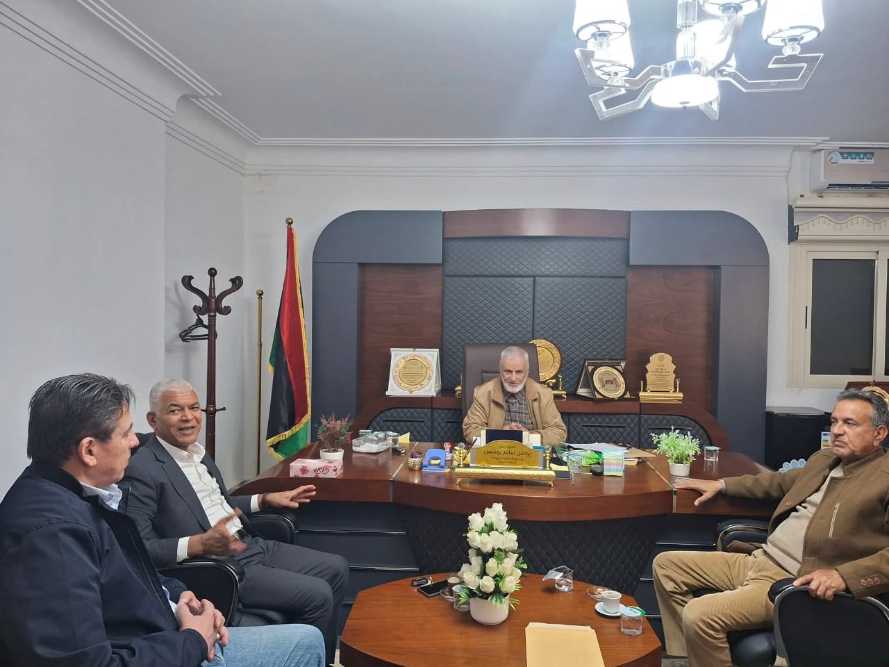 العقوري واشنينة يناقشان مع بوحسن ملفات استثمار المشاريع الزراعية