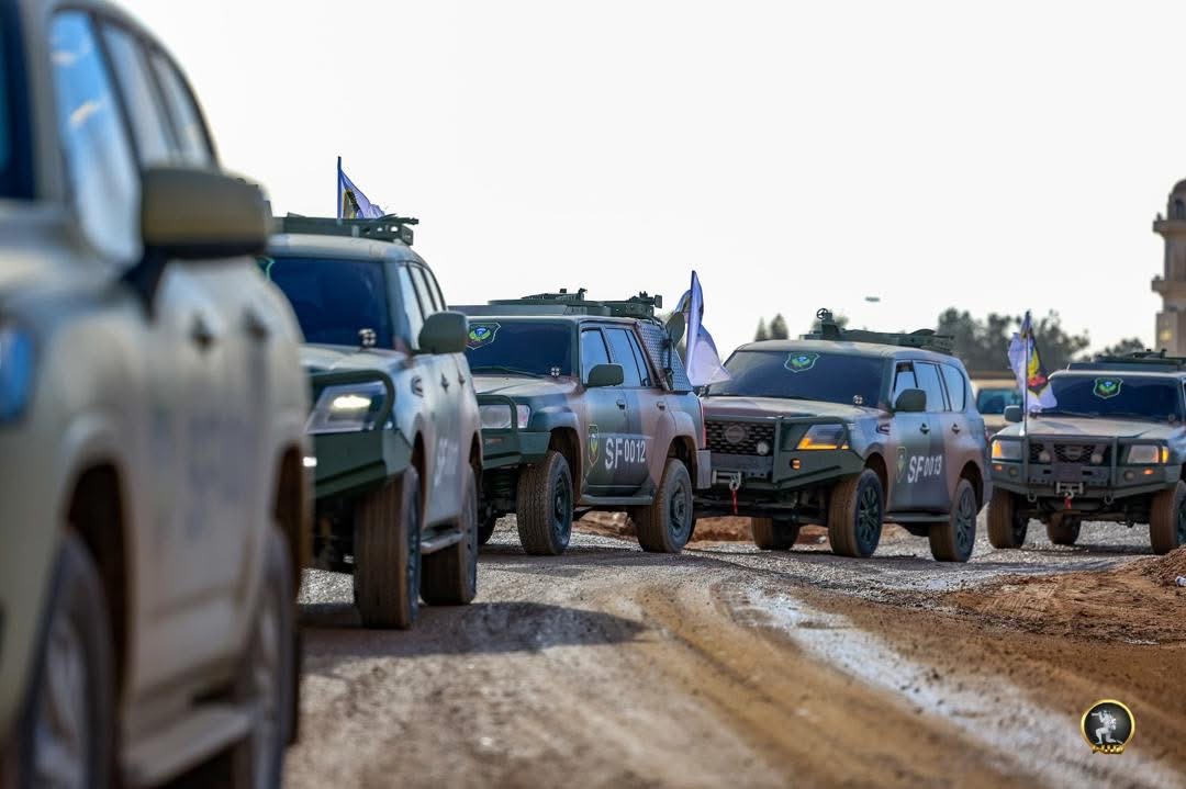 تحرك وحدات الصاعقة من بنغازي إلى سرت للمشاركة في “فلينتلوك 2026”