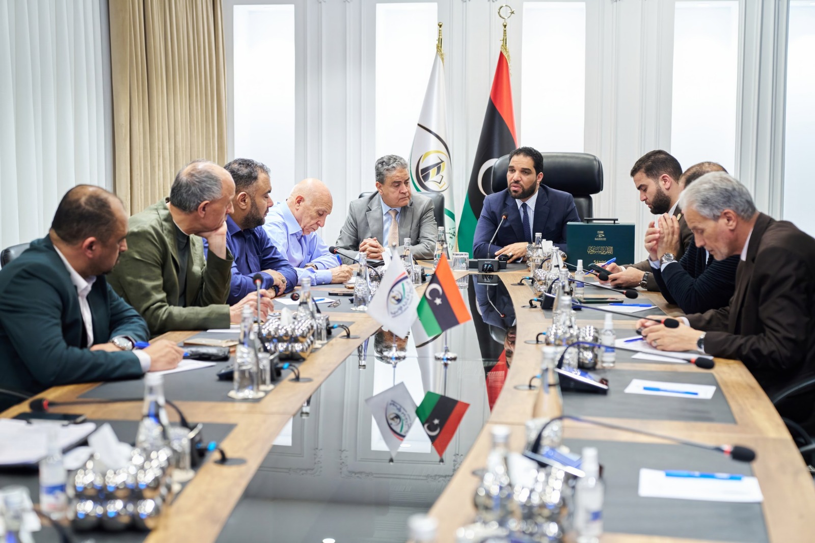 لجنة المالية النيابية تعقد اجتماعاً مع رئيس هيئة الرقابة الإدارية