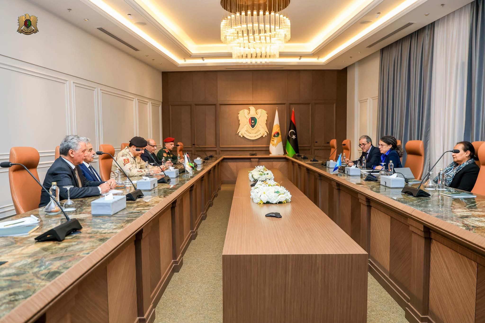 نائب القائد العام  يبحث مع نائبة بعثة الأمم المتحدة مستجدات الملفين السياسي والاقتصادي في بنغازي