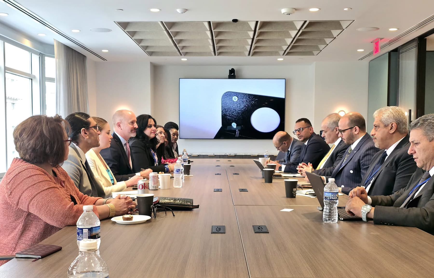 محافظ مصرف ليبيا المركزي يبحث في واشنطن عودة الشركات الأمريكية للسوق الليبي