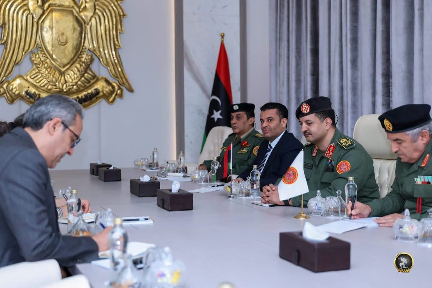 رئيس الأركان العامة يبحث مع نائبة بعثة الأمم المتحدة مستجدات الأوضاع في ليبيا