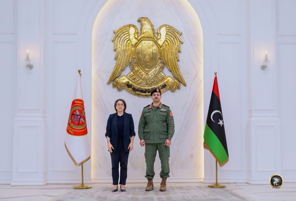 رئيس الأركان العامة يبحث مع نائبة بعثة الأمم المتحدة مستجدات الأوضاع في ليبيا