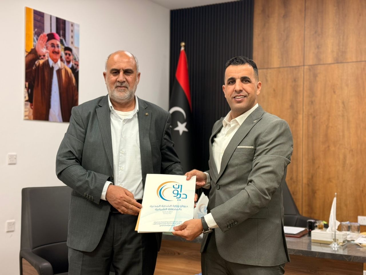 كركرة يسلّم الملاك الوظيفي لمستشفى المخيلي العام.