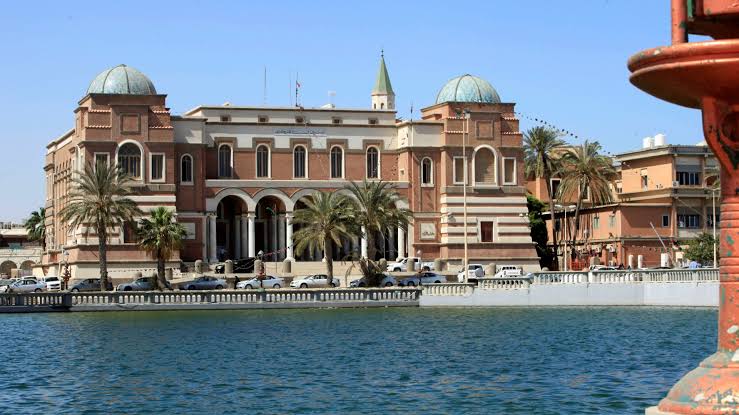 مصرف ليبيا المركزي يطلق خدمة حجز الدولار النقدي عبر منظومة الأغراض الشخصية