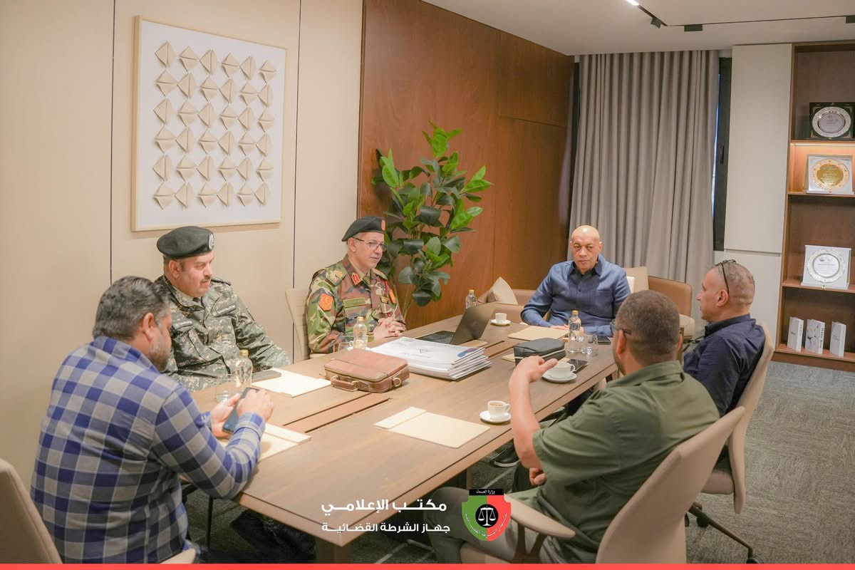 اجتماع بمقر جهاز الشرطة القضائية لمتابعة مشروع مؤسسة الإصلاح والتأهيل الخروبة