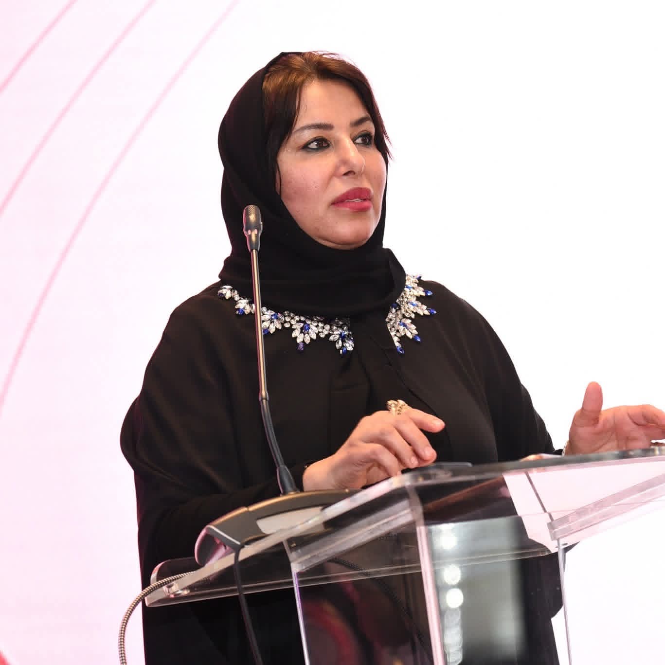 مؤتمر المرأة القيادية سفيرة المستقبل تأكيد على مسؤولية قيادة تتجاوز التكريم