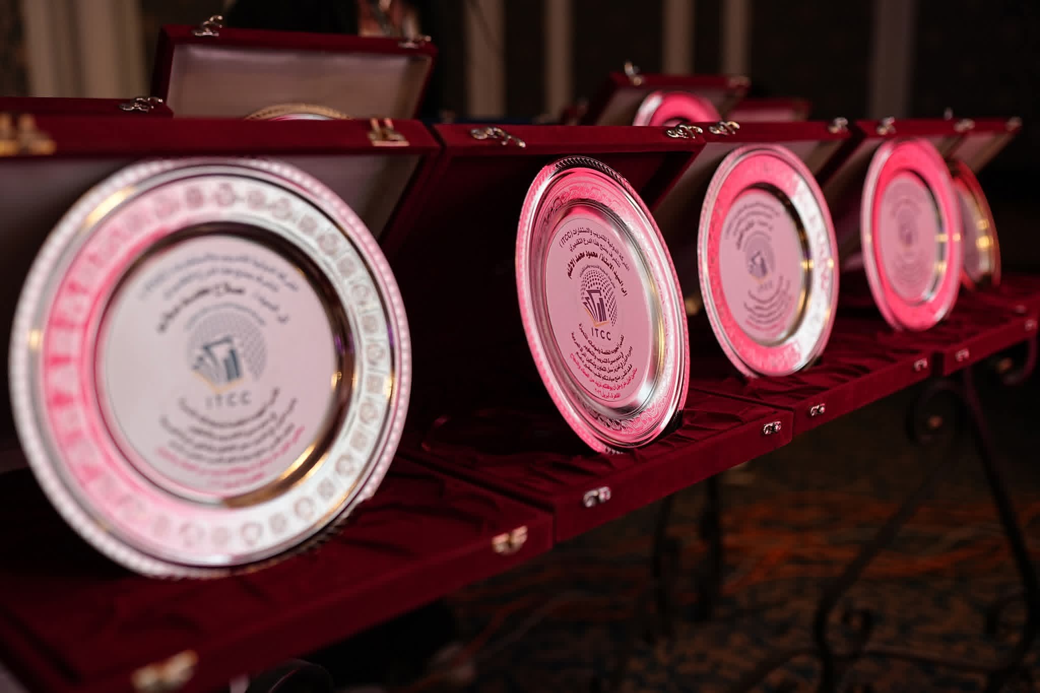 مؤتمر المرأة القيادية سفيرة المستقبل تأكيد على مسؤولية قيادة تتجاوز التكريم