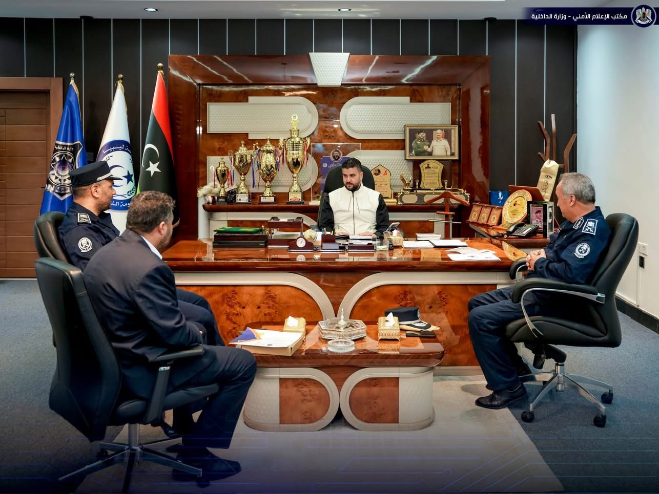 وكيل وزارة الداخلية يأذن بنشر كتاب يوثّق ثلاث سنوات من التميّز العلمي