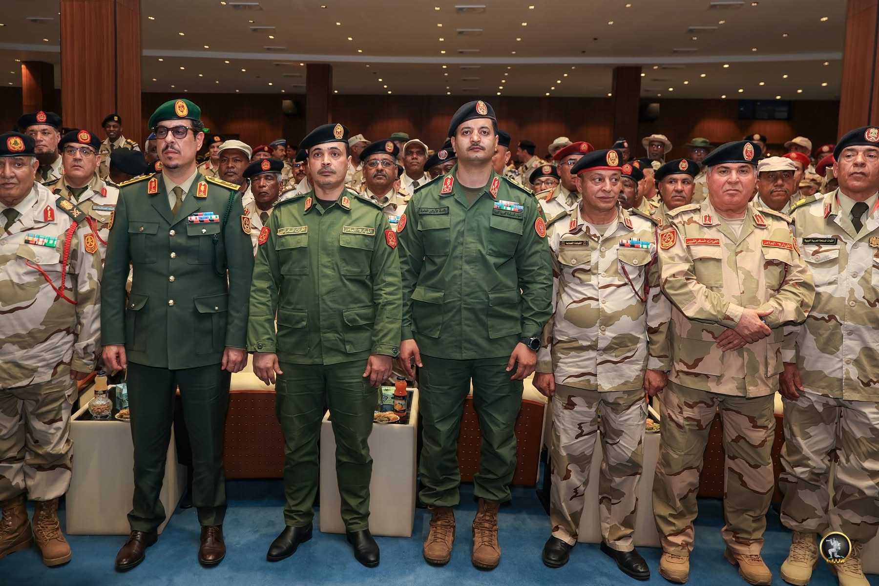 رئيس الأركان العامة يلتقي ضباط المنطقة الجنوبية  ويؤكد أهمية رفع الجاهزية لتعزيز الأمن