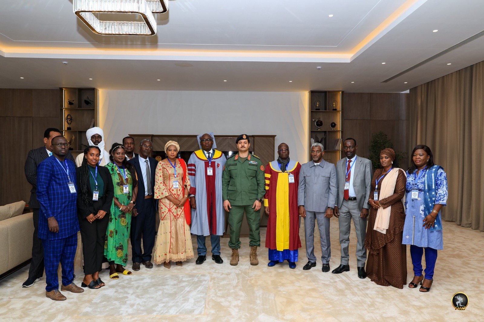 الفريق خالد حفتر يلتقي وفد اتحاد التلفزة الخاصة بأفريقيا