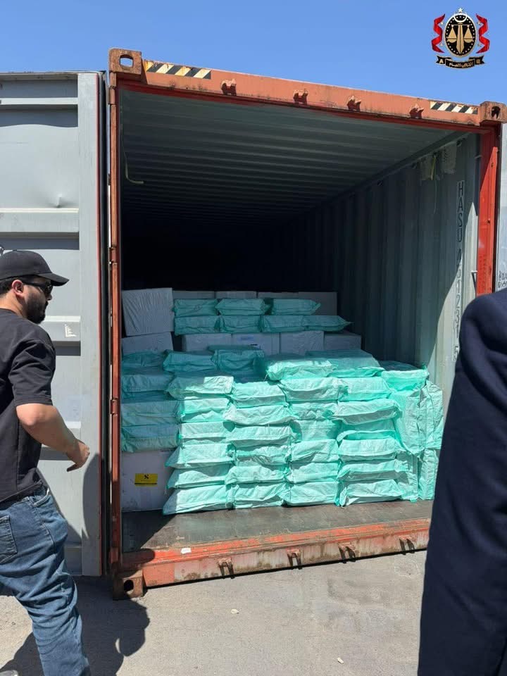 النيابة العامة: حبس ثلاثة متهمين بعد ضبط 4.5 مليون قرص مؤثر عقلي بميناء مصراتة