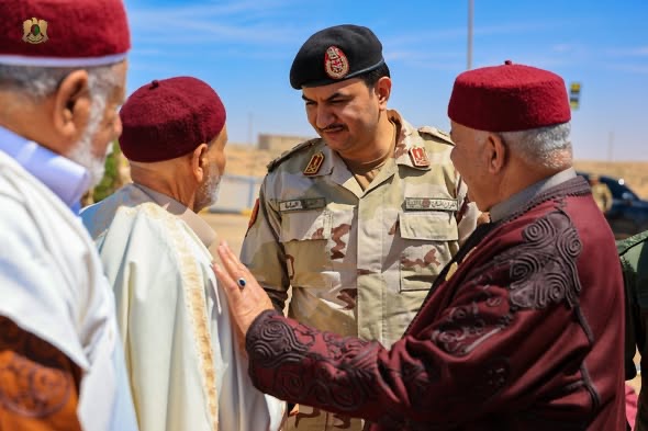 نائب القائد العام صدام حفتر يُجري زيارة إلى بئر الأشهب ويؤكد إطلاق مشاريع تنموية وخدمية بالمنطقة