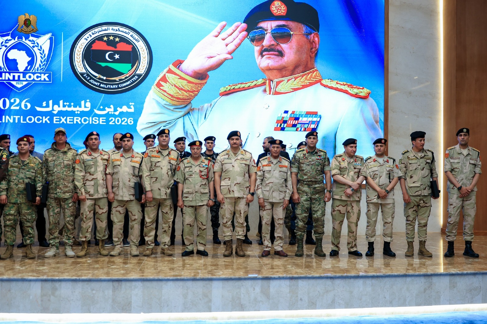 الفريق صدام حفتر يكرّم الضباط والجنود و المساهمين في إنجاح تمرين "فلينتلوك"