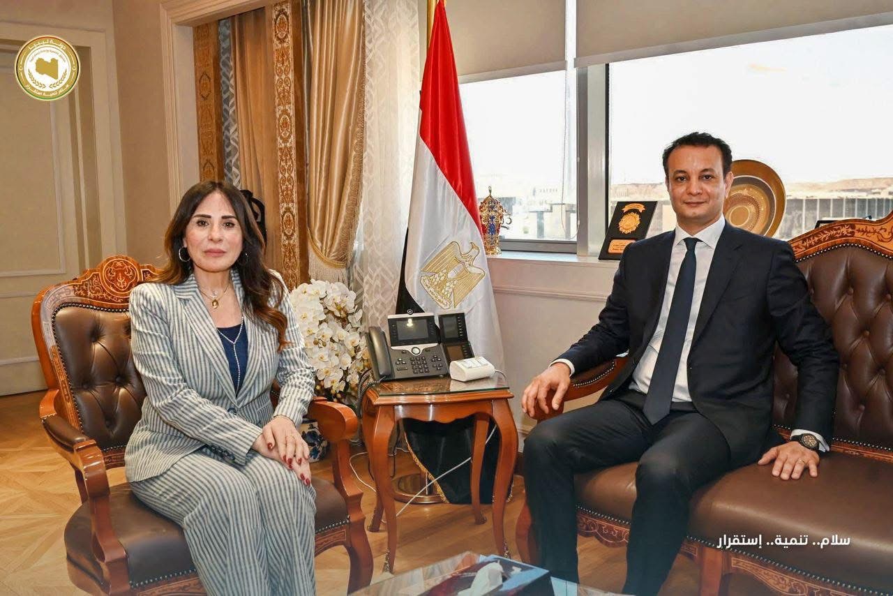 المهندس بالقاسم حفتر يبحث مع وزيرة الإسكان المصرية تعزيز التعاون في مشروعات الإعمار والتنمية
