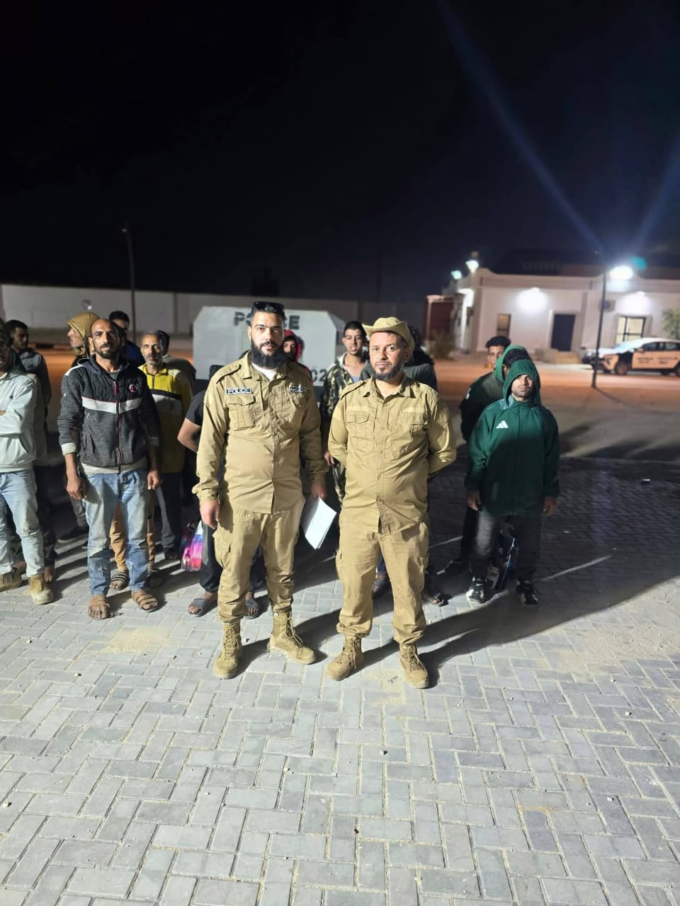 مكافحة الهجرة غير الشرعية يرحل عدد من المهاجرين غير الشرعيين