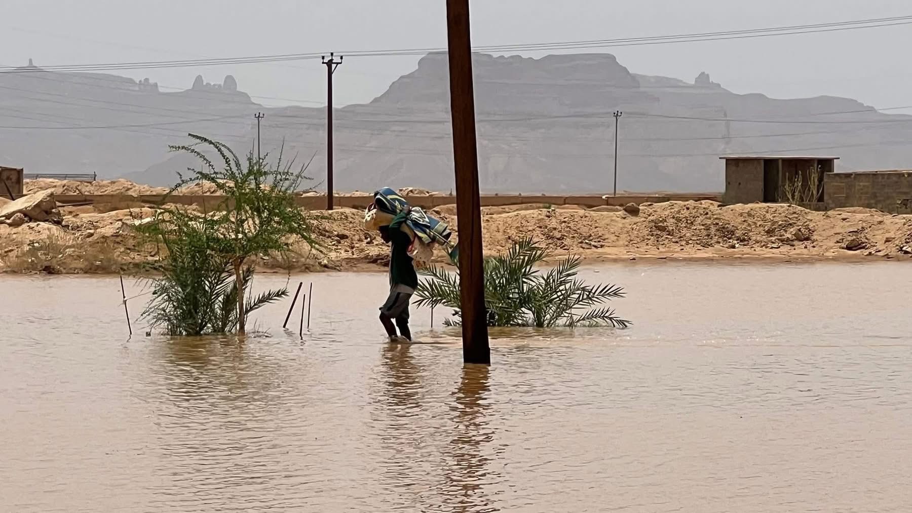 الهلال الأحمر: نزوح 250 عائلة ببلدية تهالا جراء الأمطار الغزيرة
