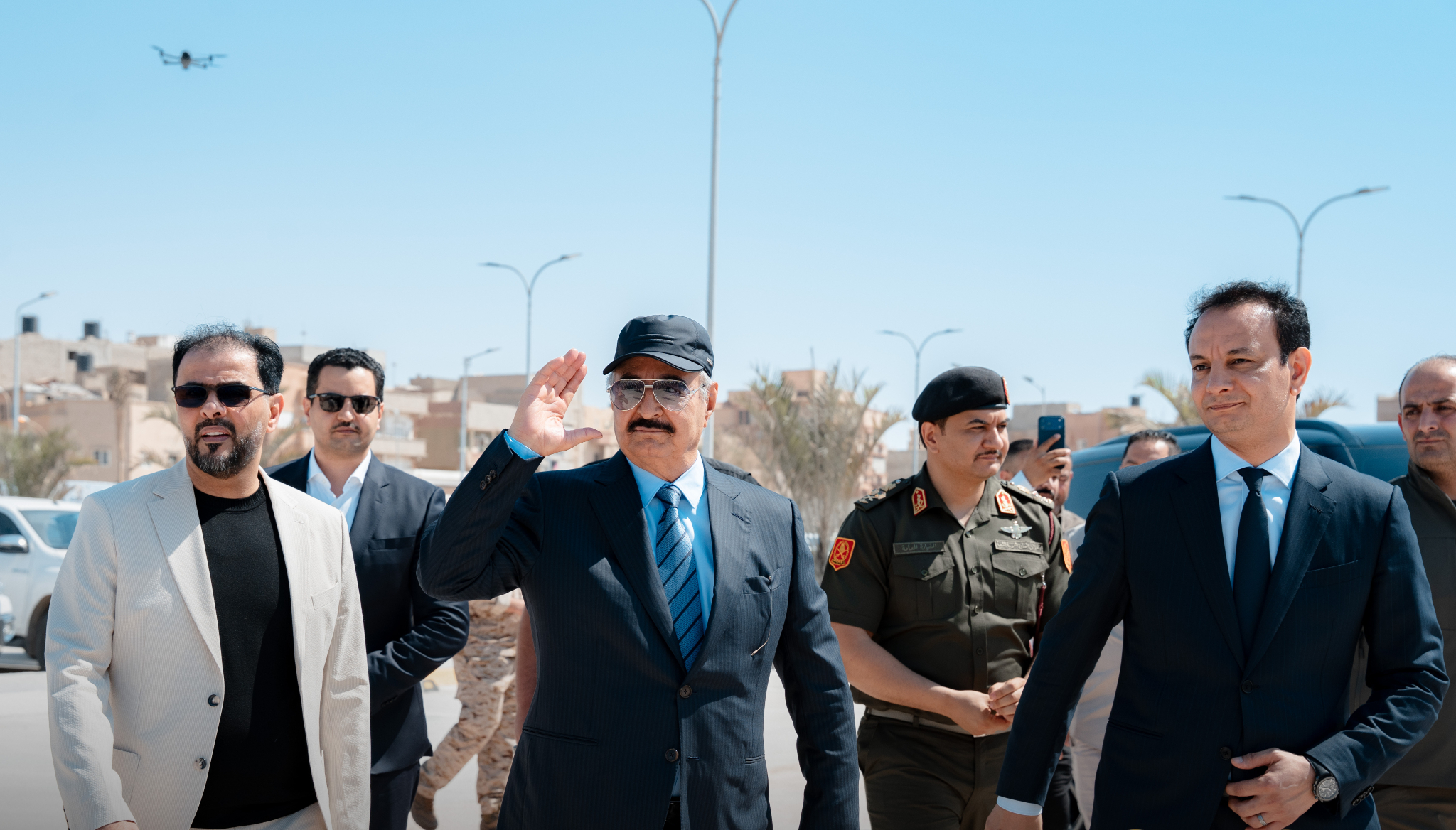 القائد العام للقوات المسلحة المشير أركان حرب خليفة أبوالقاسم حفتر يفتتح  المقر الرسمي للجنة إعادة إعمار الصابري ووسط البلاد في بنغازي