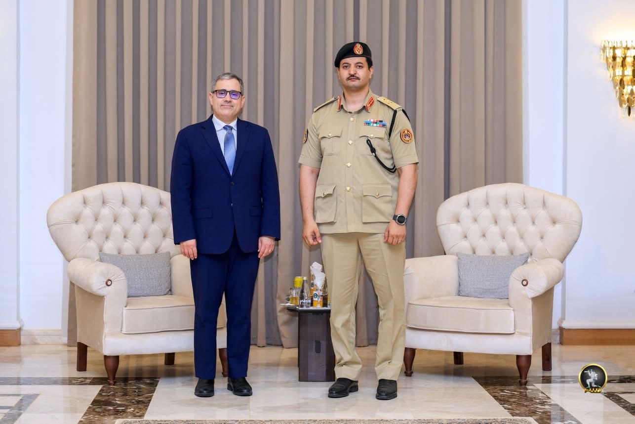 رئيس الأركان للقوات المسلحة الفريق اول ركن خالد خليفة حفتر يبحث مع القائم بالأعمال الأمريكي تعزيز التعاون العسكري
