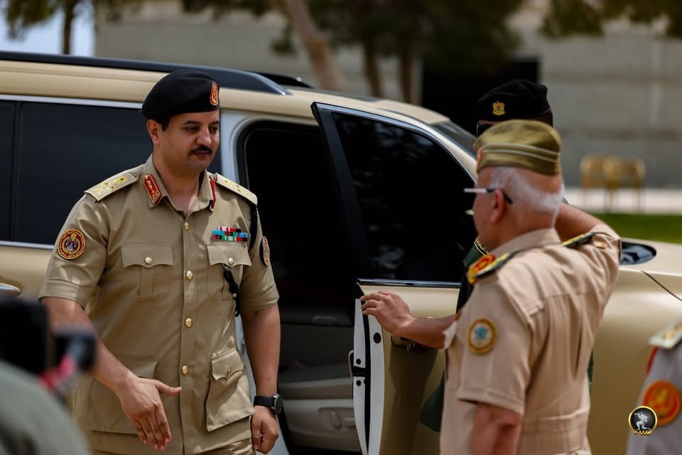 رئيس الاركان العامة للقوات المسلحة الفريق اول ركن  خالد حفتر يبحث مع وفد مصري تطوير وتحديث الكليات العسكرية الليبية بتوكرة