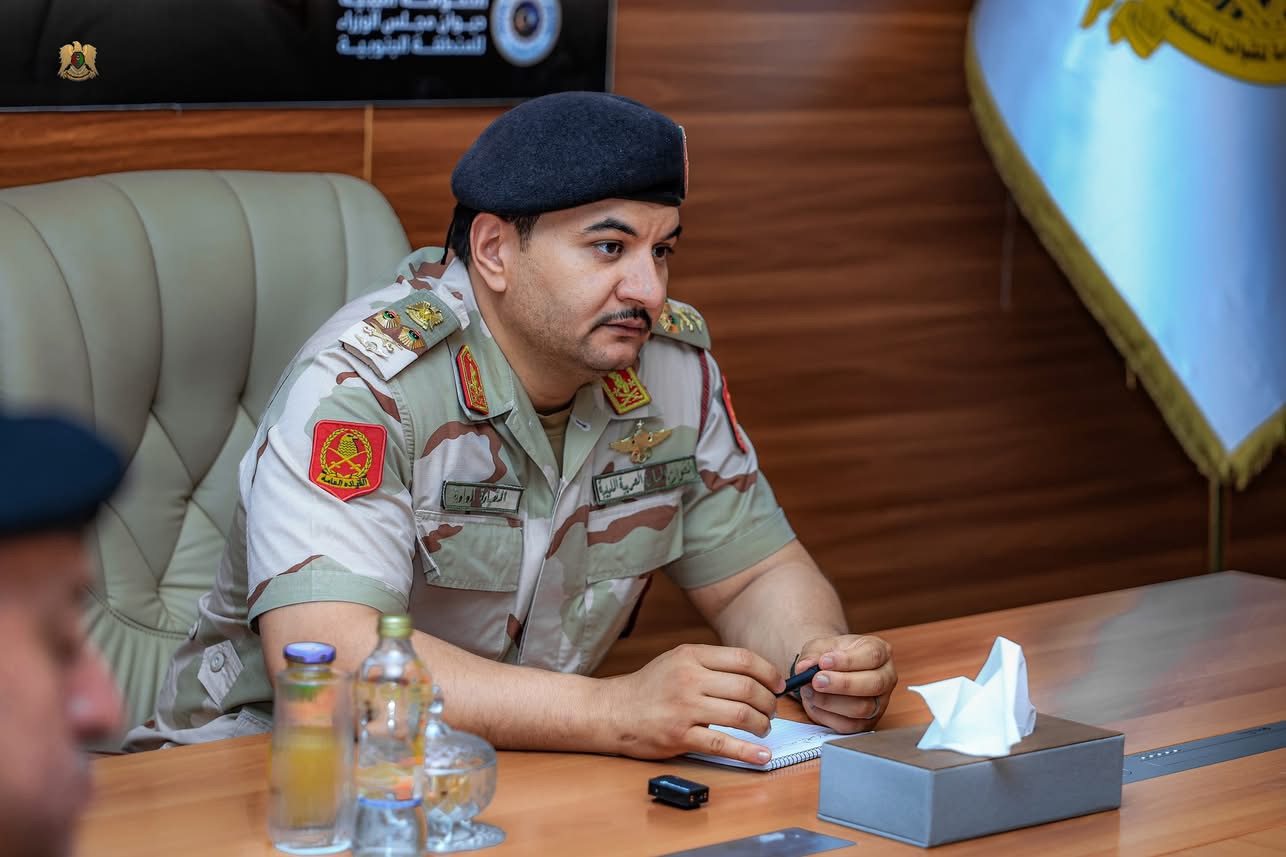 نائب القائد العام للقوات المسلحة الفريق اول ركن صدام حفتر يتفقد المنطقة العسكرية الجنوبية