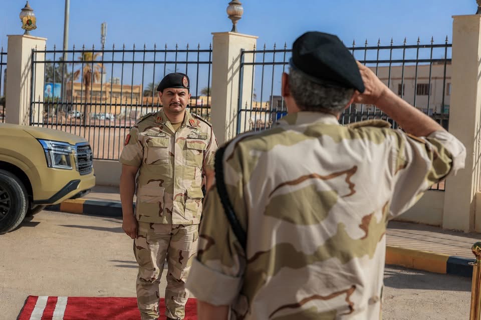 نائب القائد العام للقوات المسلحة الفريق اول ركن صدام حفتر يتفقد المنطقة العسكرية الجنوبية