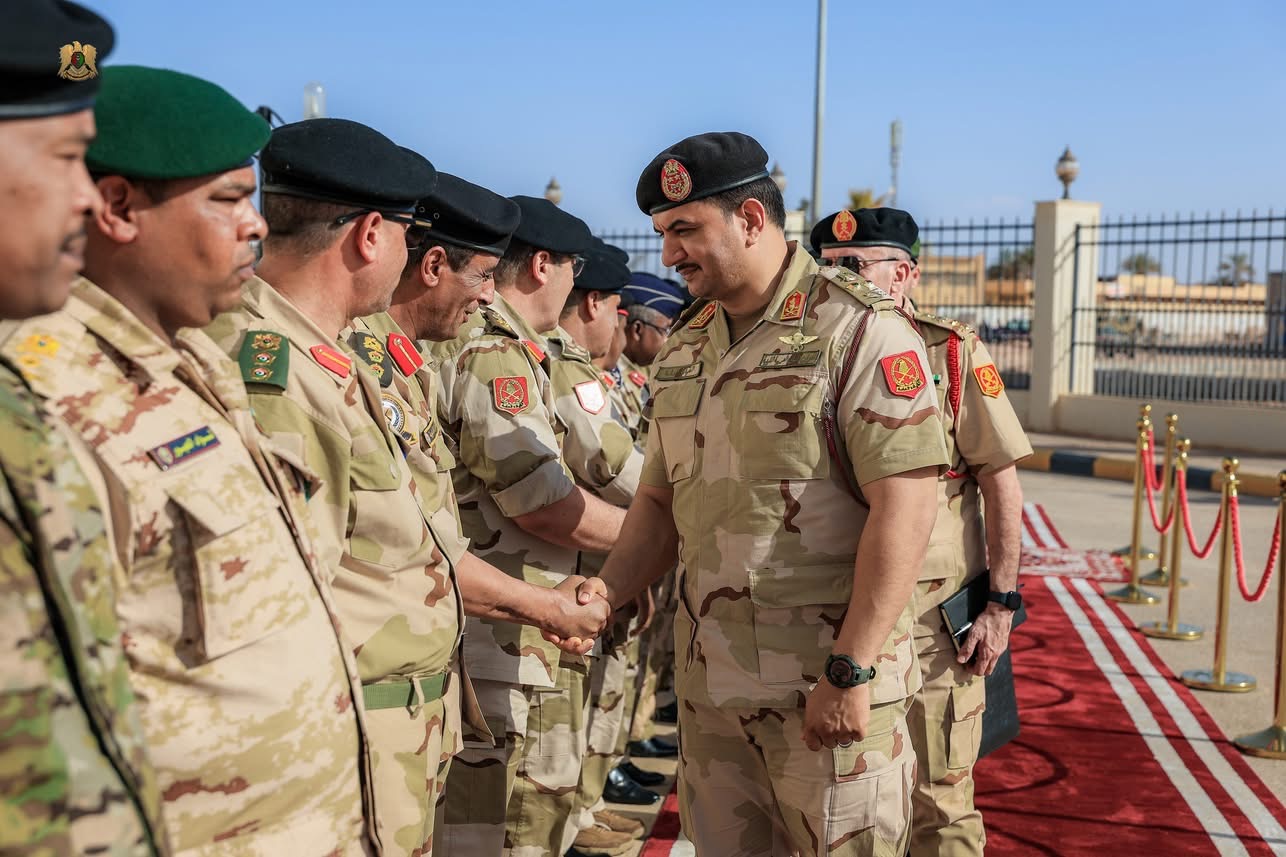 نائب القائد العام للقوات المسلحة الفريق اول ركن صدام حفتر يتفقد المنطقة العسكرية الجنوبية