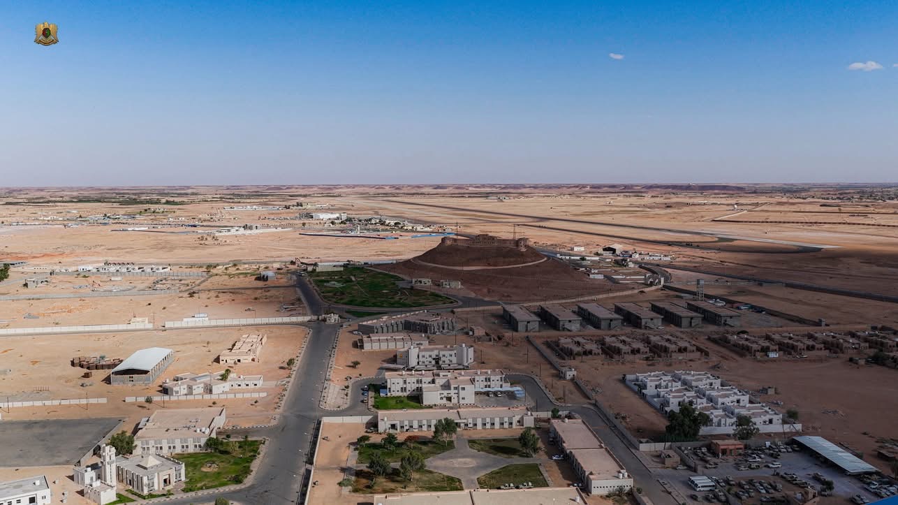 نائب القائد العام للقوات المسلحة الفريق اول ركن صدام حفتر يتفقد المنطقة العسكرية الجنوبية