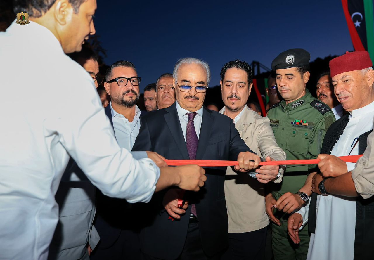 القائد العام للقوات المسلحة العربية الليبية المشير أركان حرب خليفة أبوالقاسم حفتر يفتتح الطريق السفلية لجسر وادي الكوف