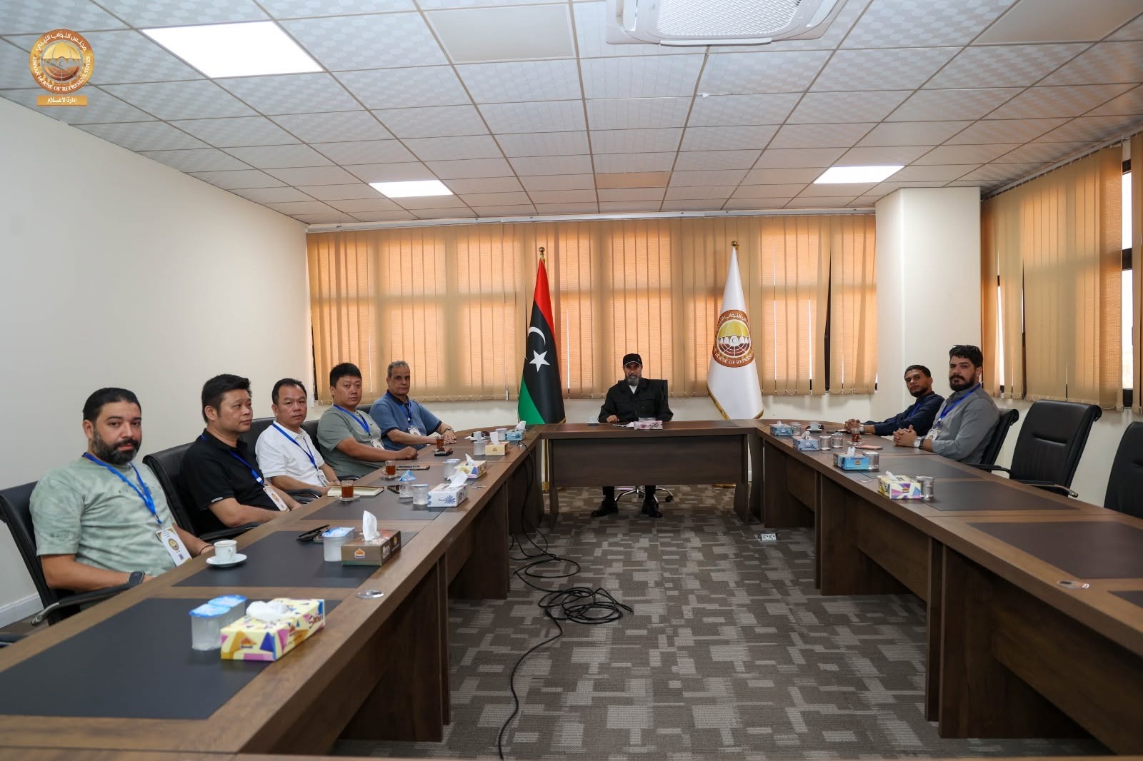 النحيب يلتقي عدداً من ممثلي الشركات الصينية