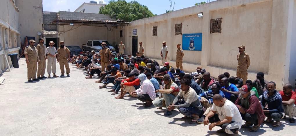جهاز مكافحة الهجرة غير الشرعية بالبيضاء يضبط مهاجرين مخالفين ويواصل تنفيذ خطته الأمنية