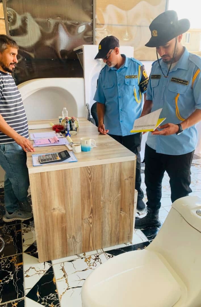الحرس البلدي ينفذ جولة تفتيشية بسوق مواد البناء لمتابعة الالتزام بالإجراءات القانونية