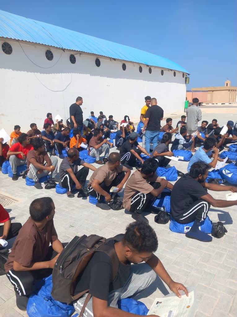 ترحيل 176 مهاجرًا غير شرعي من الجنسيتين البنغلاديشية والباكستانية عبر مطار بنينا