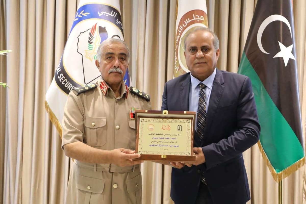 مستشار الامن القومي  يبحث مع مجلس التخطيط الوطني توظيف الدراسات التنموية في دعم سياسات الأمن القومي