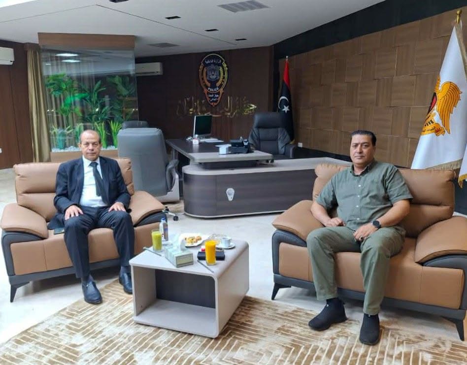 عميد بلدية بنغازي يزور الإدارة العامة للبحث الجنائي لبحث تعزيز التعاون المشترك