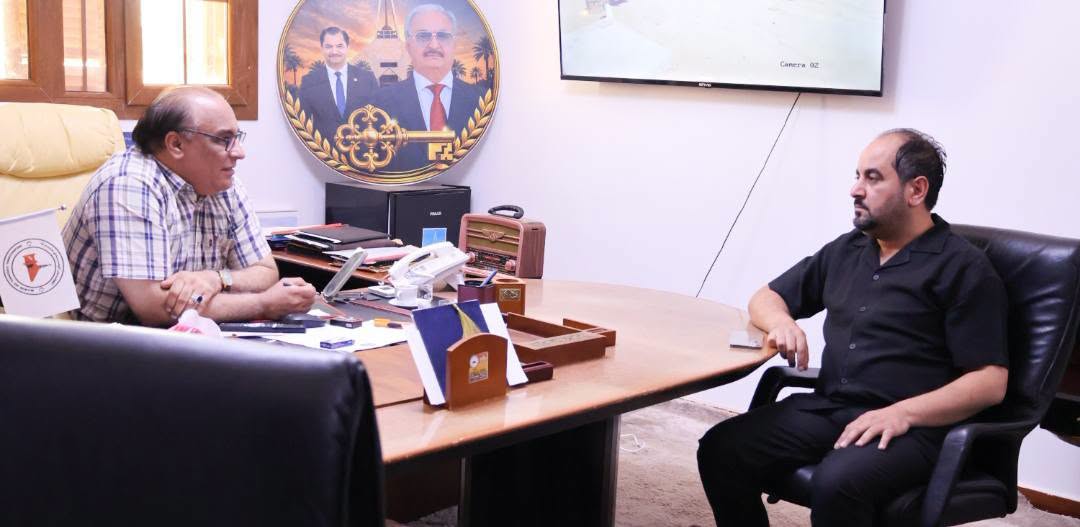 المعداني يناقش مع الخدمات الصحية أوضاع الصيدليات والنظافة بالمرافق الطبية
