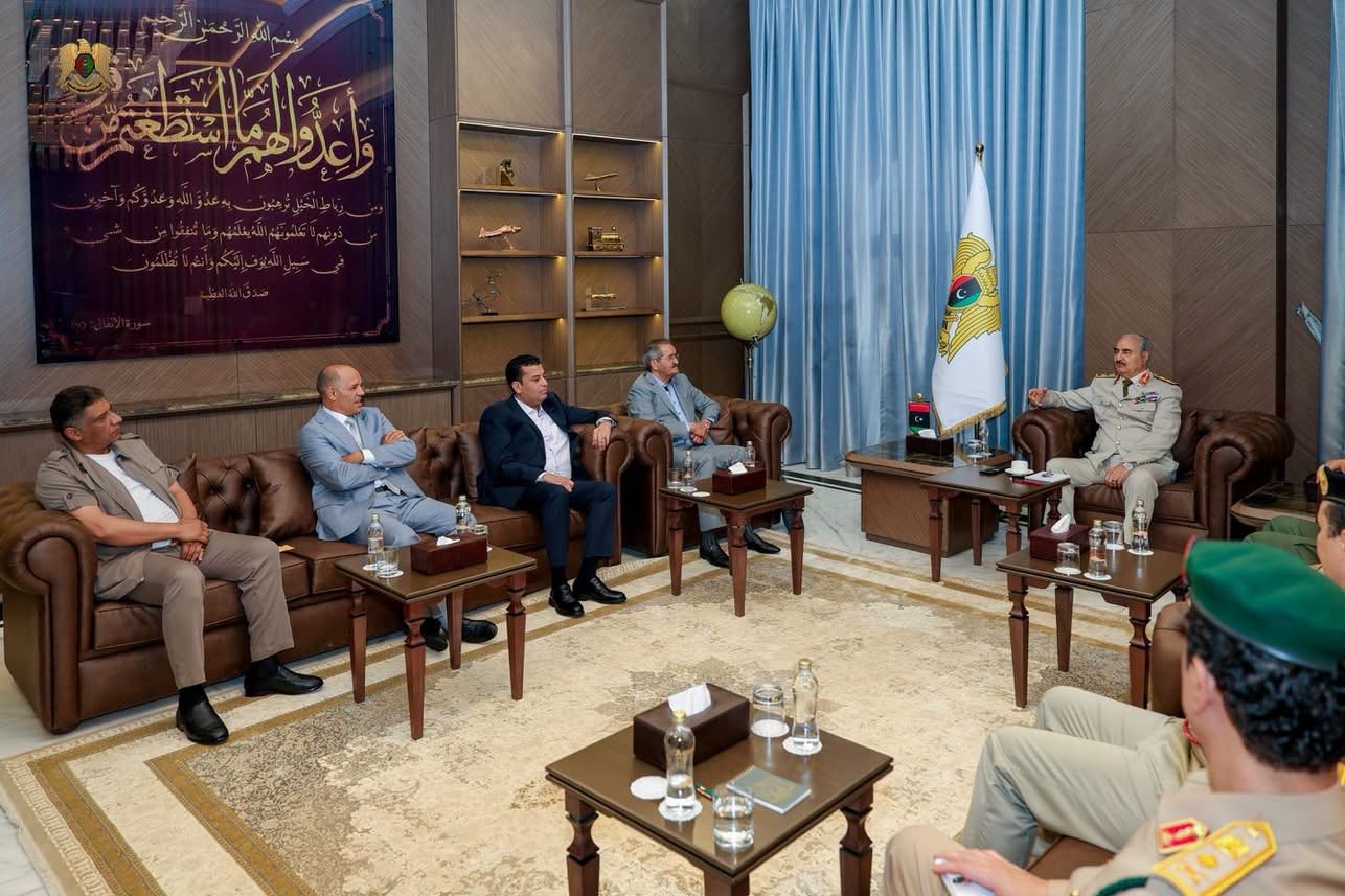 القائد العام للقوات المسلحة المشير أركان حرب خليفة أبوالقاسم حفتر يستقبل ممثلي القيادة العامة في اللجنة المشتركة (4+4)