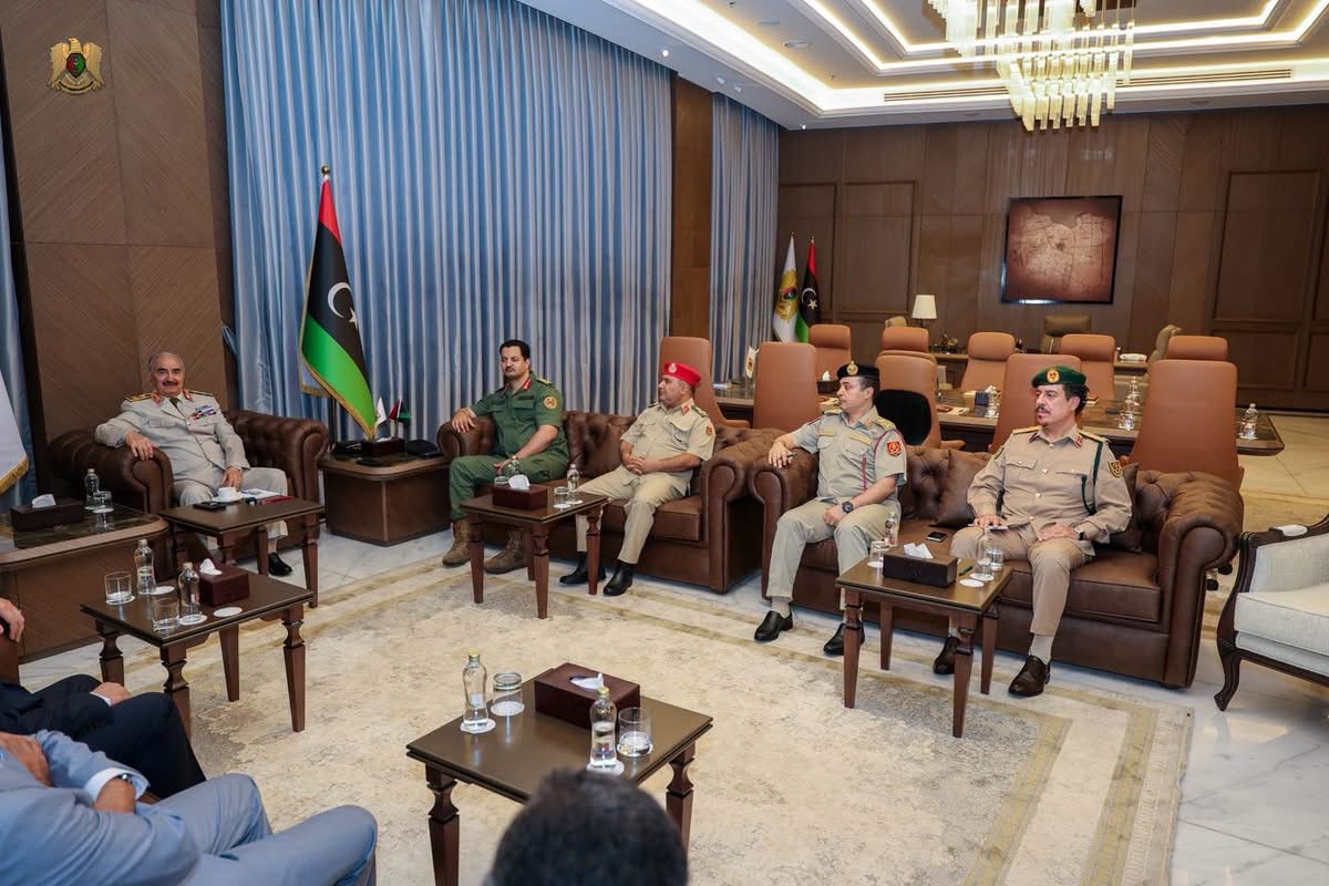 القائد العام للقوات المسلحة المشير أركان حرب خليفة أبوالقاسم حفتر يستقبل ممثلي القيادة العامة في اللجنة المشتركة (4+4)