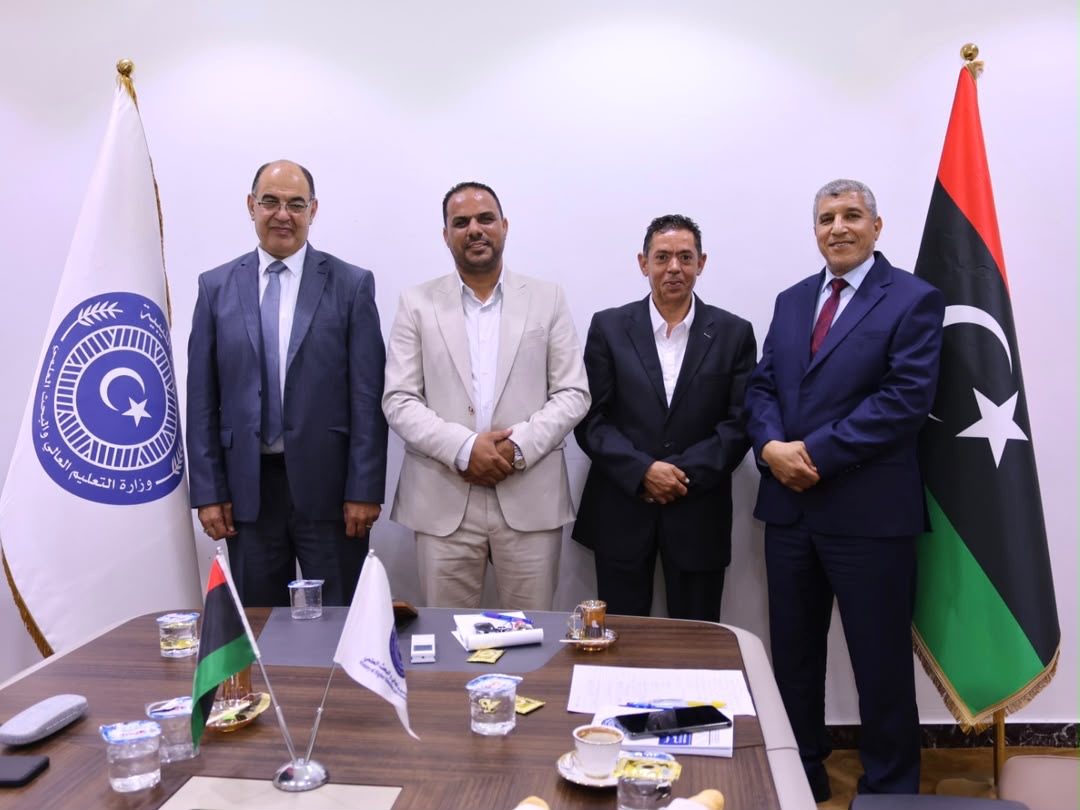 وزارة التعليم العالي والبحث العلمي تبحث تنظيم العمل بالكليات الطبية على مستوى جامعات ليبيا