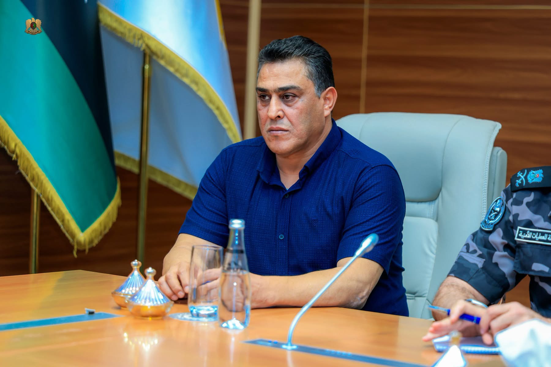 نائب القائد العام للقوات المسلحة الفريق أول ركن صدام خليفة حفتر يؤكد أهمية تعزيز التنسيق الأمني والعسكري خلال اجتماع أمني في سبها