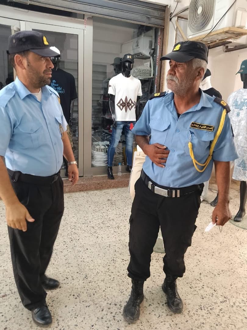 الحرس البلدي بنغازي ينفذ حملة تفتيشية على محال المجمع التجاري ويرصد المخالفات