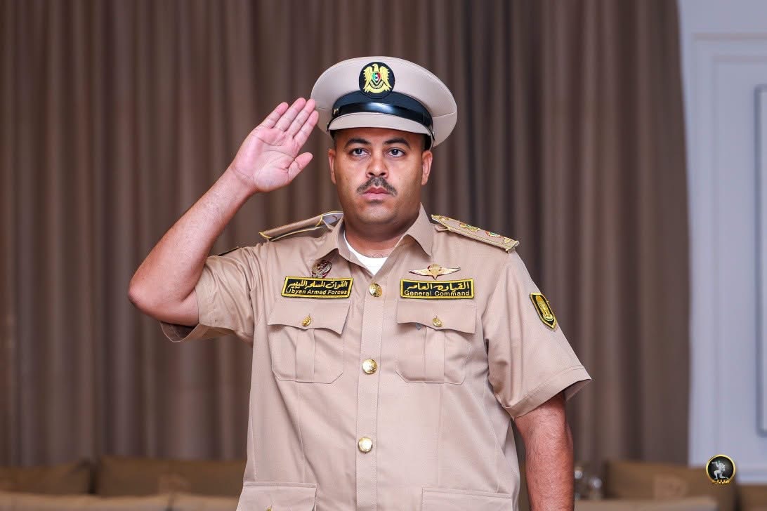 رئيس الأركان العامة للقوات المسلحة الفريق أول ركن خالد حفتر يشهد أداء القسم القانوني لضباط المحكمة العسكرية العليا