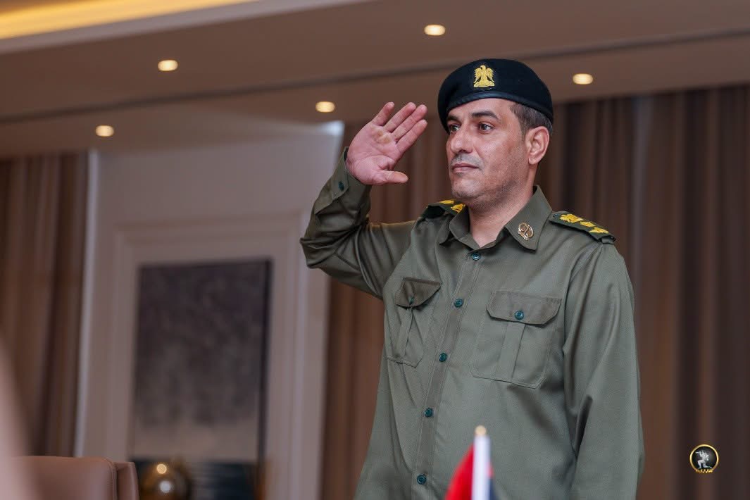 رئيس الأركان العامة للقوات المسلحة الفريق أول ركن خالد حفتر يشهد أداء القسم القانوني لضباط المحكمة العسكرية العليا
