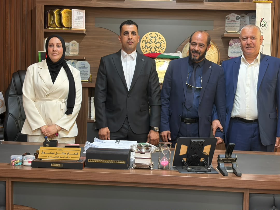 كركرة يبحث بطبرق تسوية أوضاع المعلمين وتطوير العمل الإداري