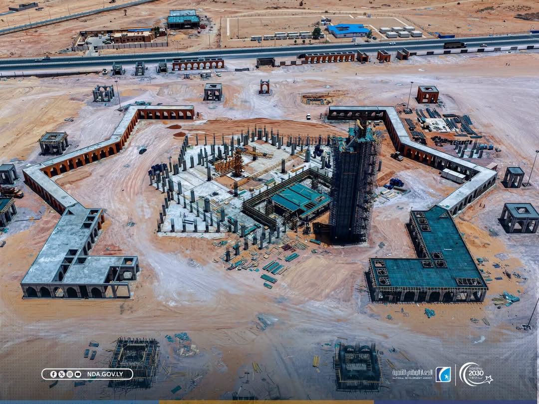 بنسب إنجاز متقدمة.. مسجد المشير بسبها يتحول إلى صرح ديني وحضاري 