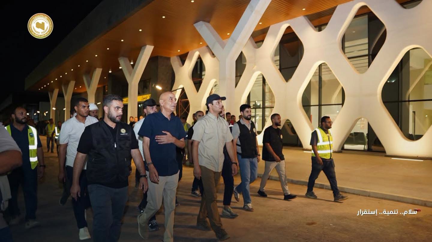 المهندس بالقاسم حفتر يتفقد صالة المسافرين بمطار بنينا الدولي